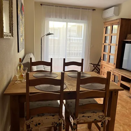 דירה Almuden's Yellow Apartment, High-speed Free Wifi, 250m To Beach, The Center Of *