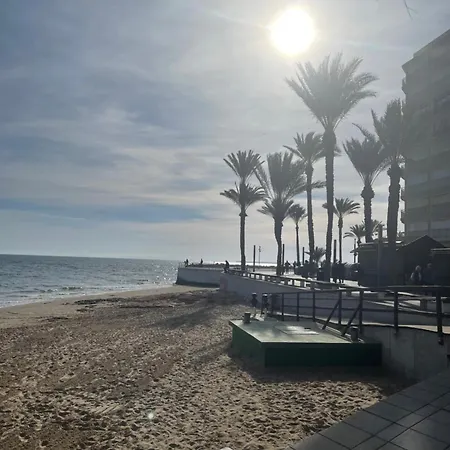 Almuden's Yellow Apartment, High-speed Free Wifi, 250m To Beach, The Center Of *